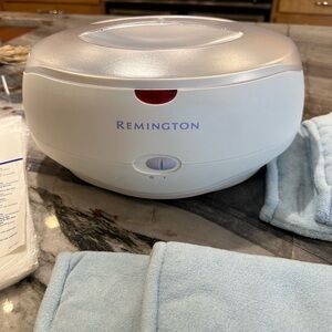 Remington White Paraffin Wax Warmer